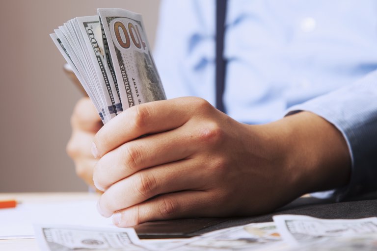 3 Ways to Become Financially Fit