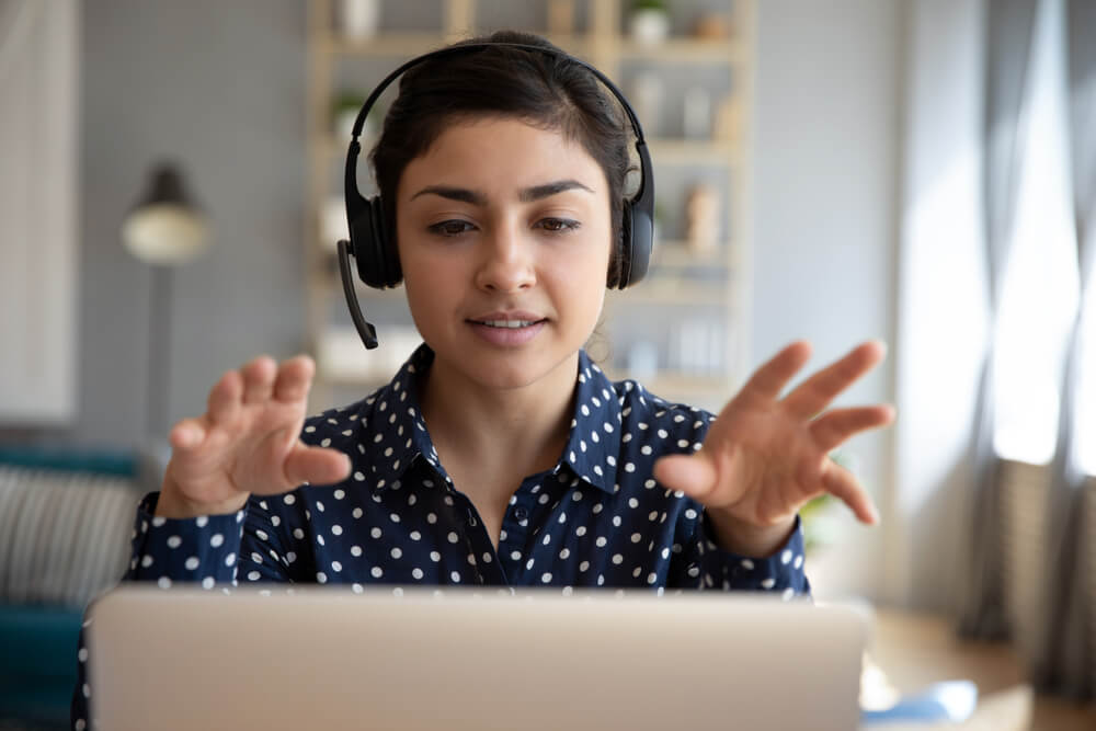 Indian,Young,Business,Woman,Student,Teacher,Tutor,Wear,Wireless,Headset women's leadership