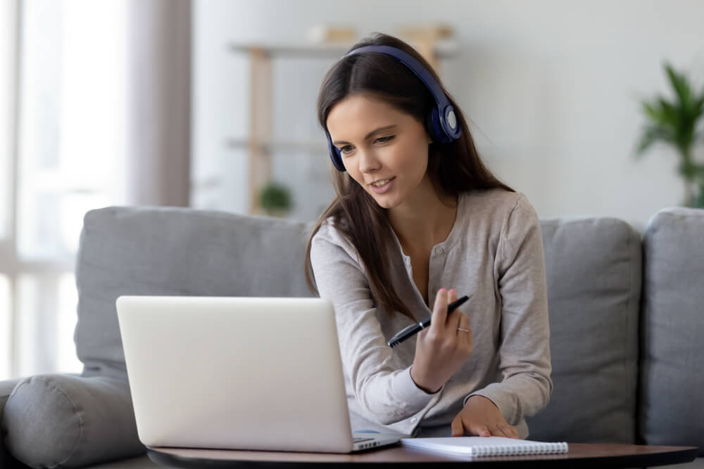 8 Amazing Hiring Practices for Recruiting Remote Employees