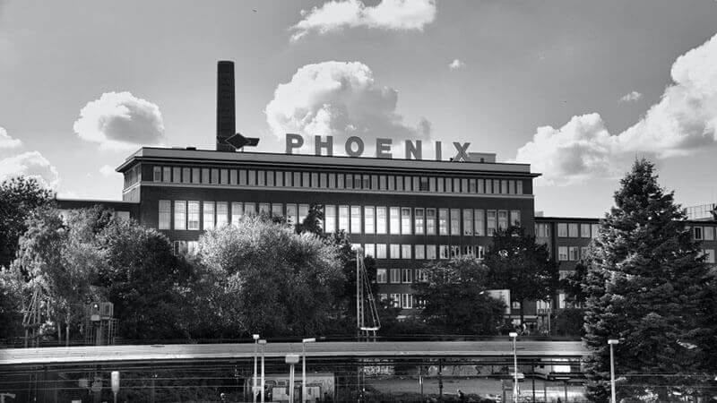 Picture of a building with PHOENIX lettering on top Arizona
